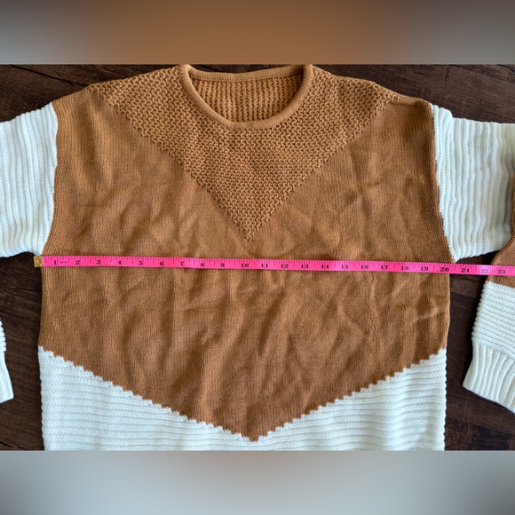 New | Color-block Sweater - Picture 3 of 5
